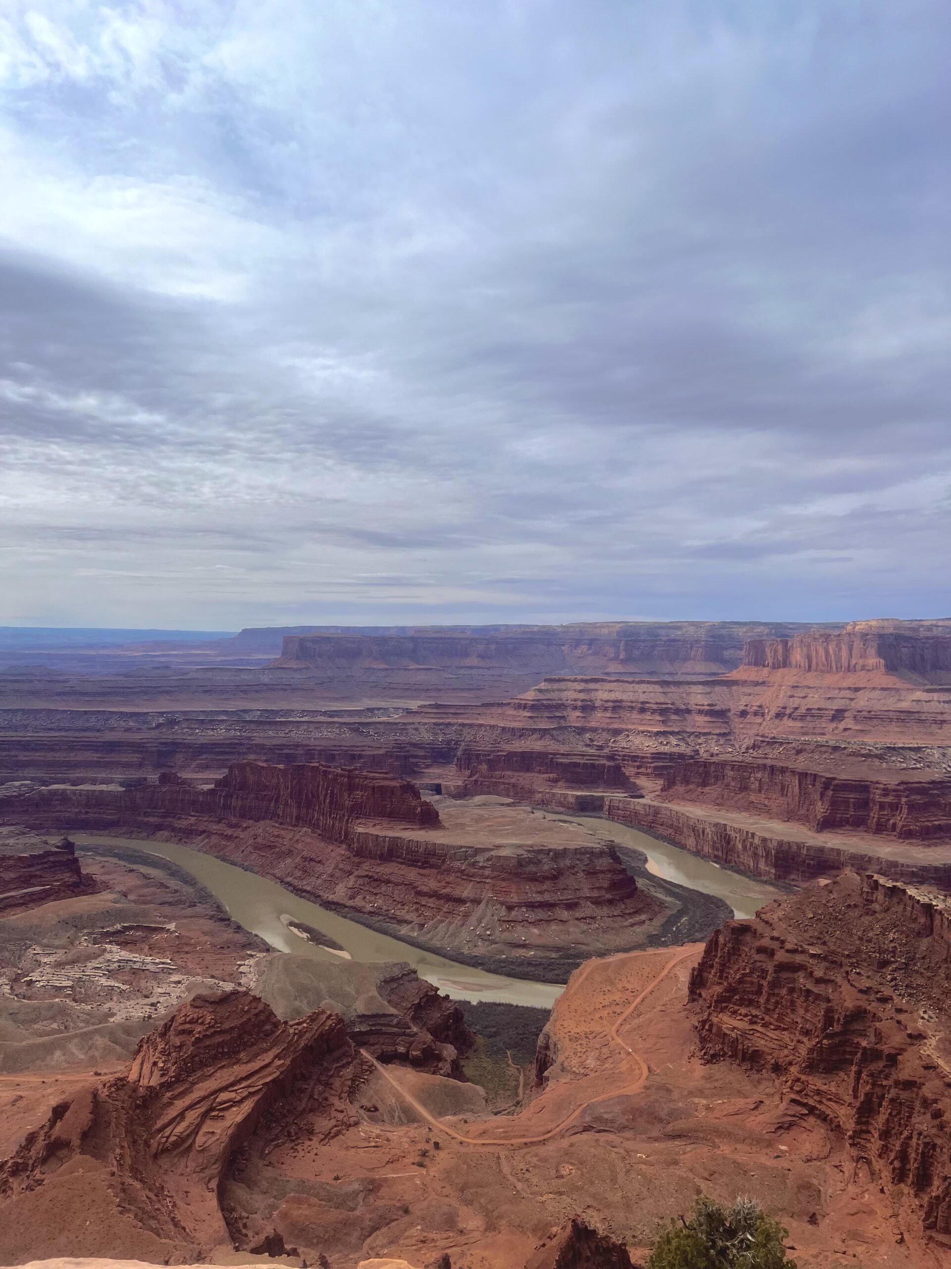 Dead Horse Point State Park canyon bend viewpoint.